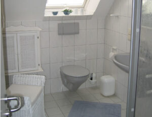 Ferienhaus Friesenlandhaus Norddeich Bad WC Dusche Ferienhaus B